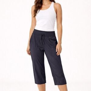 Lululemon Studio Capri Pants – Size 6